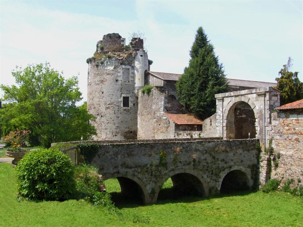 Bed and Breakfast Chateau De La Galissonniere Le Pallet Экстерьер фото